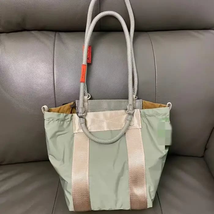 Sac fourre-tout en nylon de taille moyenne - sac de voyage léger et résistant à la saleté - sac de v