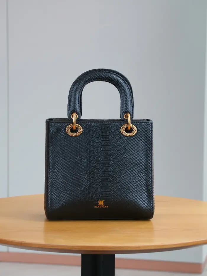 2025 nouvelle mode luxe serpent dame sac à main niche design texture avancée tempérament exotique petit sac banlieue Joker épaule moi