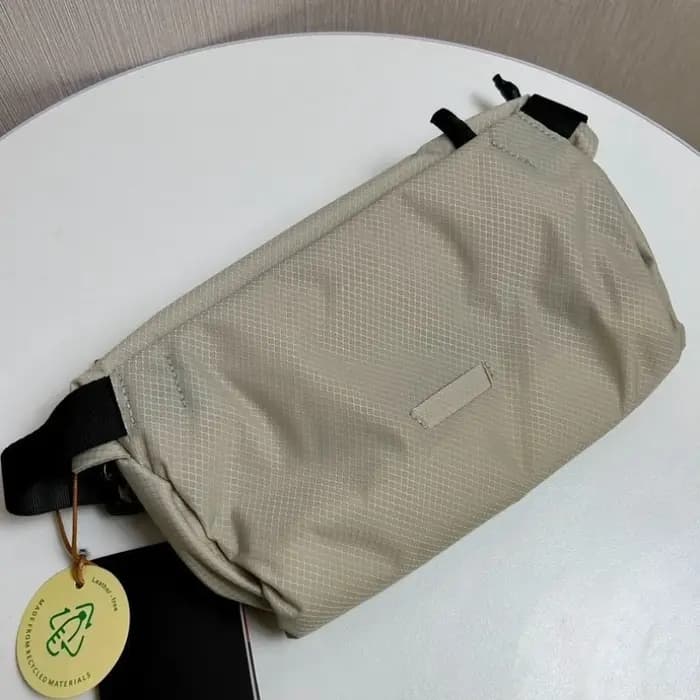 Sac de poitrine de voyage Lite Sling 7L, sac bandoulière compact et décontracté à fermeture magnétiq