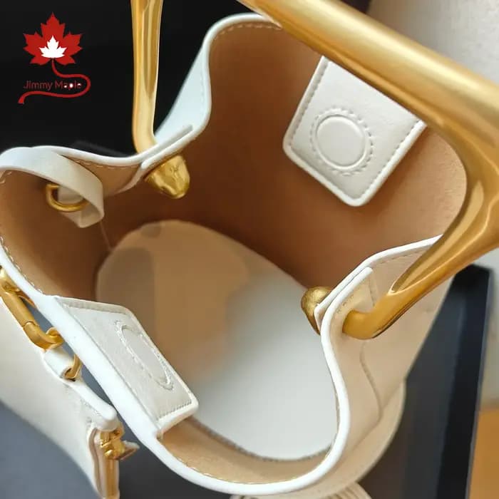 Nouveau élégant haut de gamme seau fourre-tout couleur Beige plaine Satin cuir de vache femmes sac à main poignée en métal femme sac à bandoulière petit