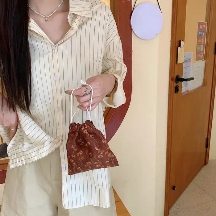 Sac en toile à carreaux floral avec cordon de serrage