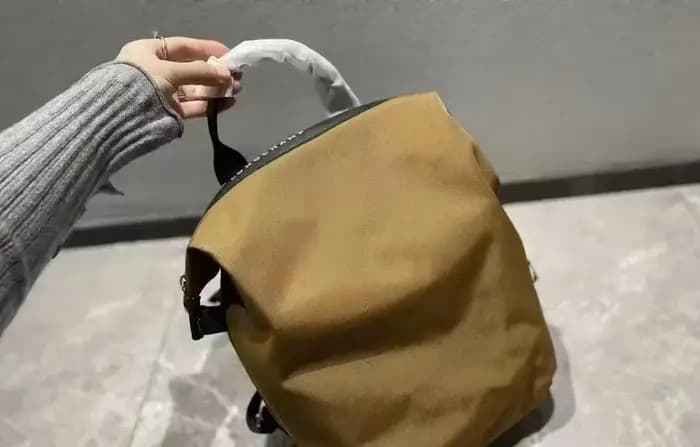 Sac à dos de voyage en nylon imperméable de grande capacité