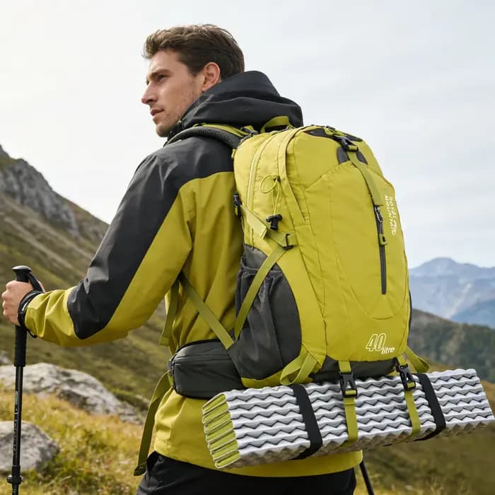 Sac à dos de randonnée en nylon résistant à l'eau 36-55L avec système de transport physiologique et poche ouverte pour marche en plein air