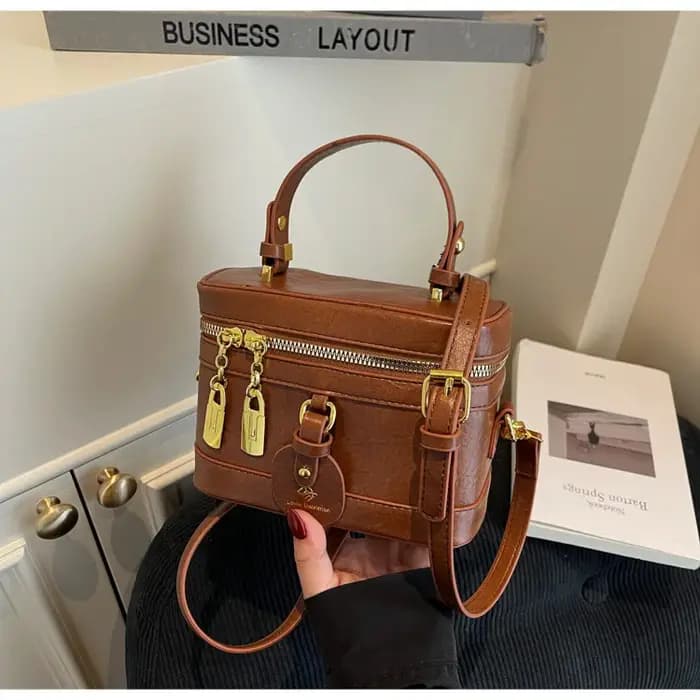 Sac Seau Rétro Tendance 2025 – Nouveau Sac de Maquillage Simple Style Boîte