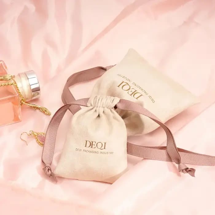 Pochette à bijoux personnalisée en velours doux