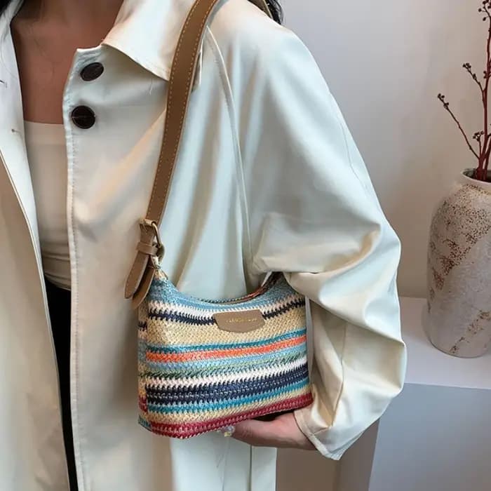 Sac fourre-tout bohème rayé avec garniture en cuir