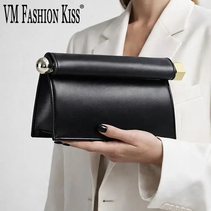 Pochette tendance pour femmes avec bord roulé