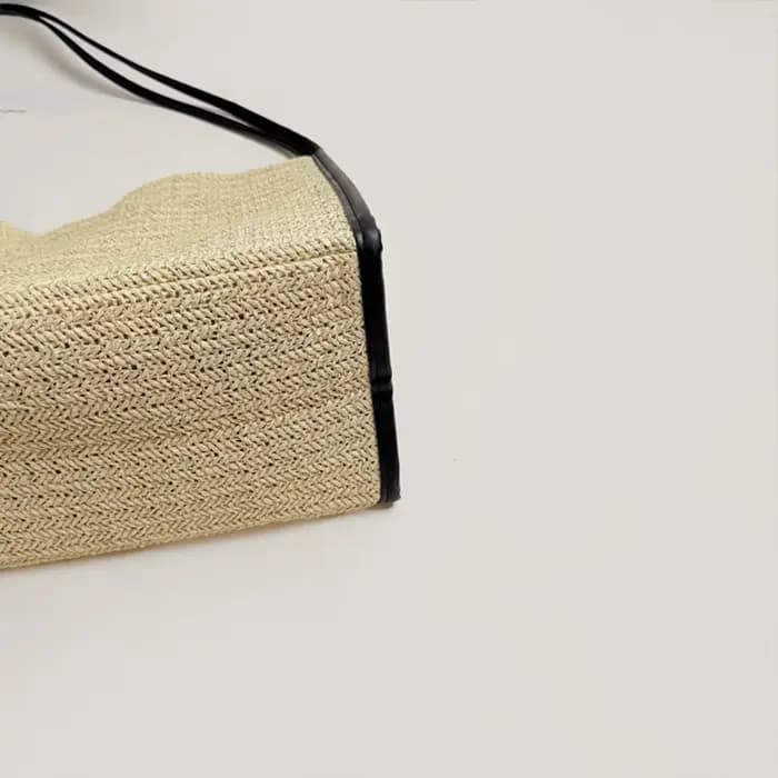 Sac fourre-tout en paille tressé avec garniture en cuir souple