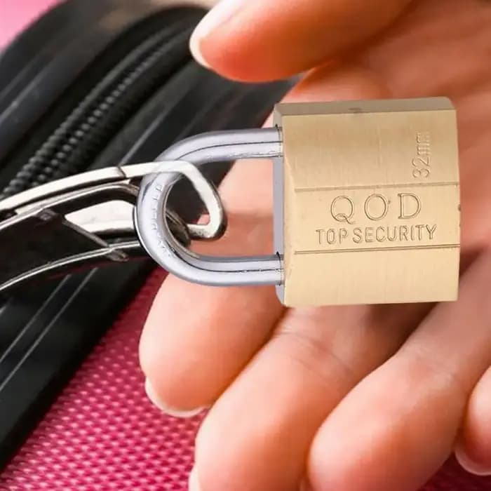 Cadenas en cuivre pour casiers à bagages