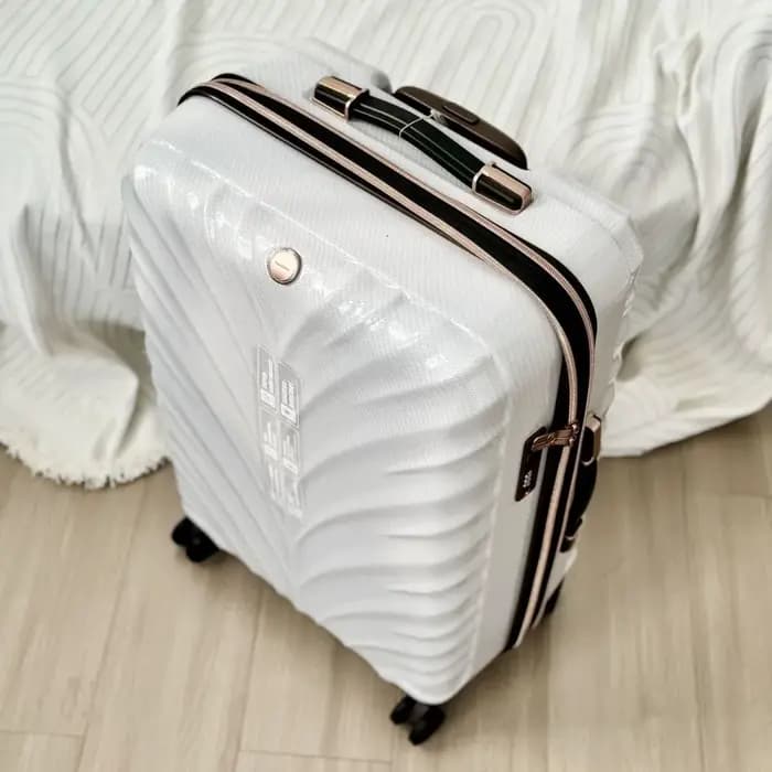 Valise ultra-légère en fibre de carbone - 1
