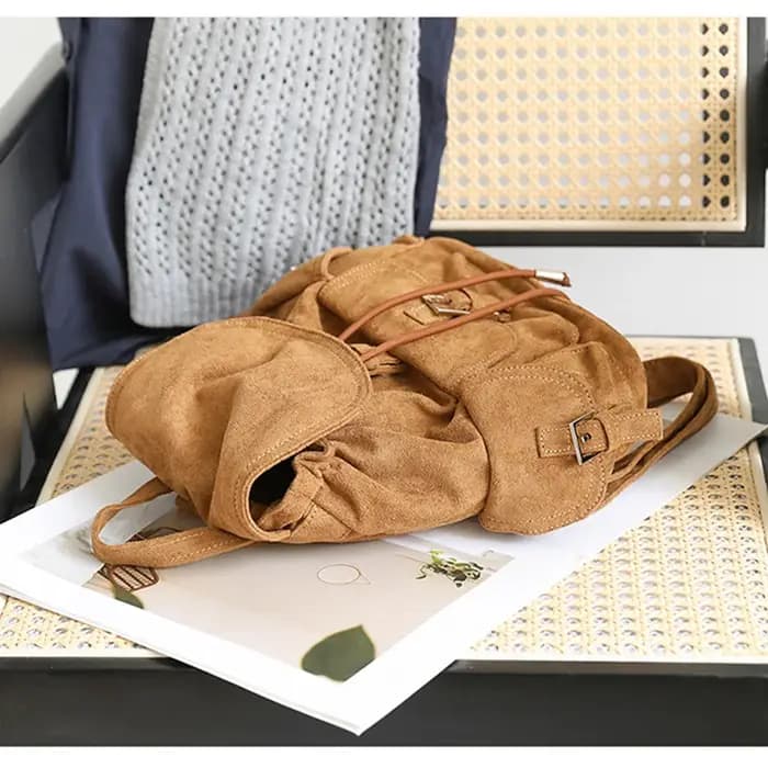 Sac à dos en daim noir pour femme