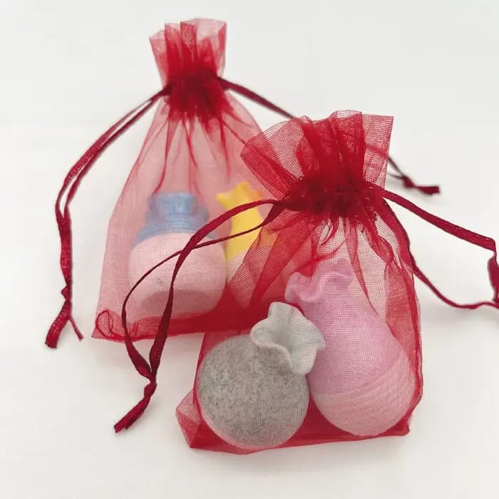 Sac cadeau rouge vin bordeaux