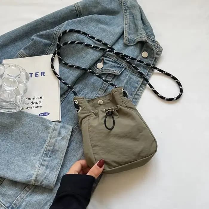 Sac à bandoulière carré en toile de nylon souple, mini sac messager multifonctionnel pour téléphone