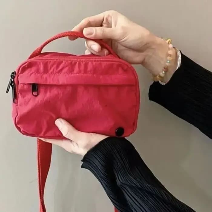 Sac bandoulière carré en toile de nylon coloré