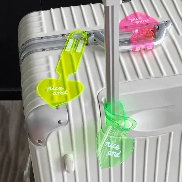 Étiquette de bagage en forme de cœur mignon