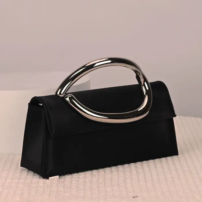 Nouveau sac à main français petit sac carré niche mode sac à bandoulière personnalisé rétro satin messager sac pour femme explosion