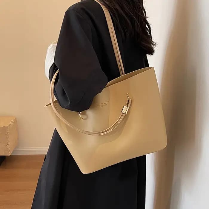 Sac à bandoulière rouge en cuir PU