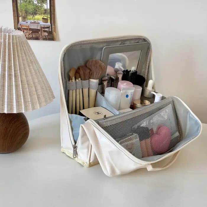 Sac de voyage suspendu avec compartiments