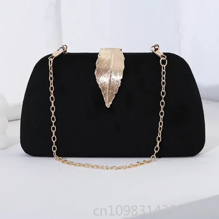 Pochette de soirée élégante en velours avec détail feuille métallique