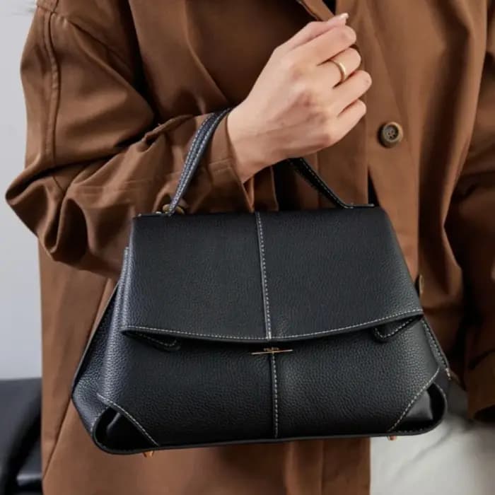 Sac à bandoulière en cuir grainé à rabat