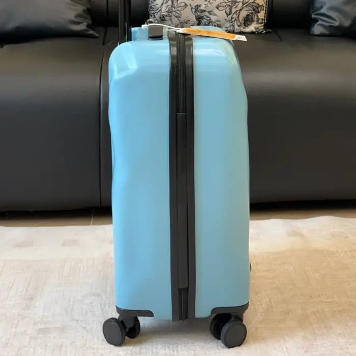Valise embossée Walktrip, robuste et durable, bagage à main 20 pouces pour hommes et femmes, valise à roulettes 28 pouces avec serrure à combinaison24