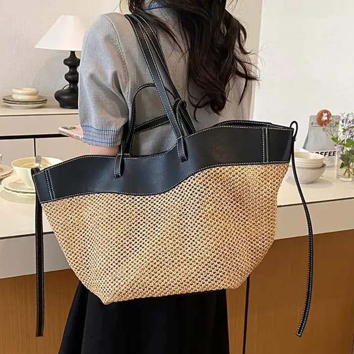 Sac fourre-tout en paille tressée avec garniture en cuir