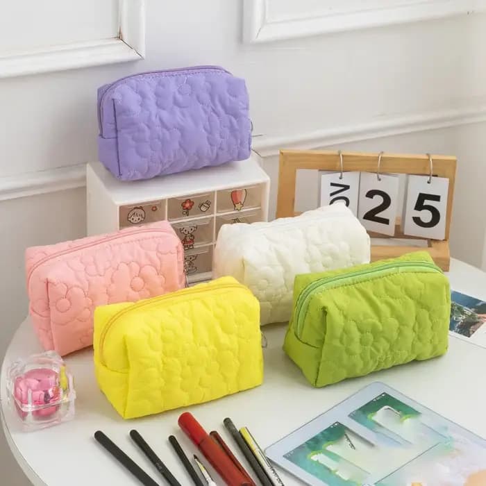 Trousse de maquillage de voyage souple de grande capacité pour femmes, sac de rangement de fleurs matelassées, trousse de toilette portable, sac de détermination, document de bonbons à la mode