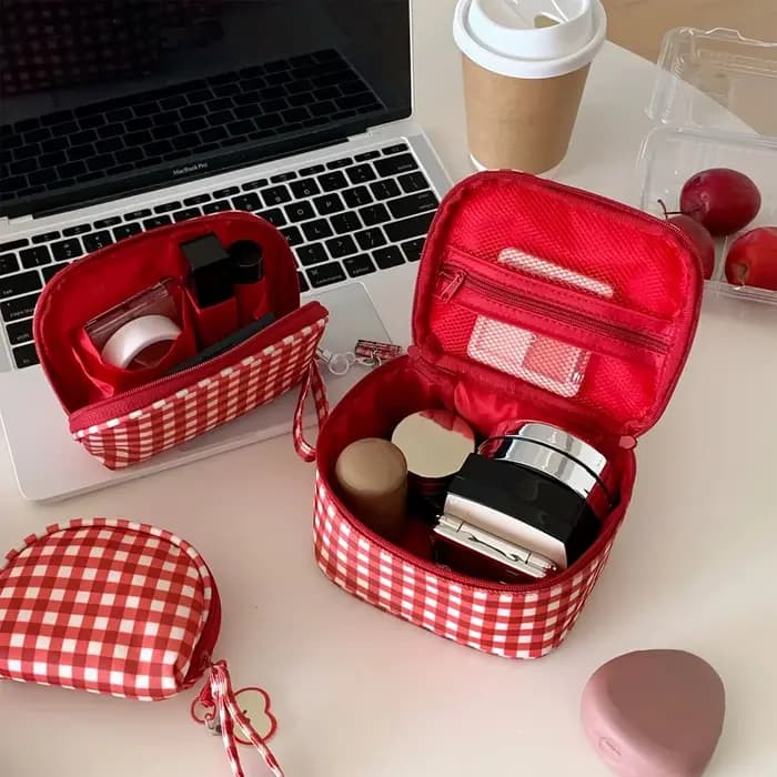 Mini trousse de toilette rétro à carreaux rouges