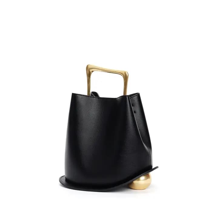 Nouveau élégant haut de gamme seau fourre-tout couleur Beige plaine Satin cuir de vache femmes sac à main poignée en métal femme sac à bandoulière petit