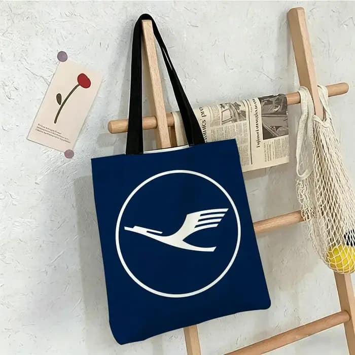 Les sacs de rangement Aviation Graphic Lufthansa conviennent pour l'école