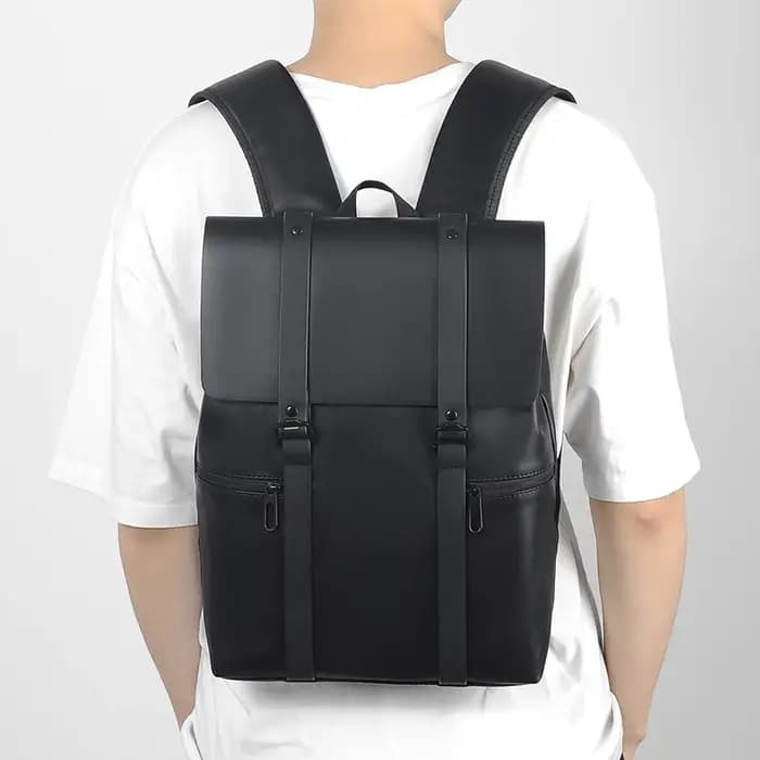 Sac à dos en cuir noir pour hommes