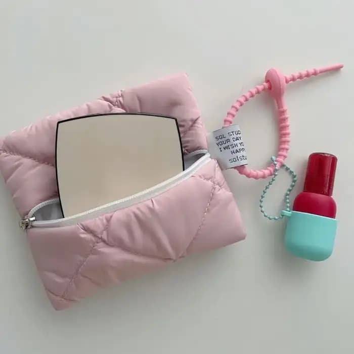 Mini sac à cosmétiques matelassé en coton