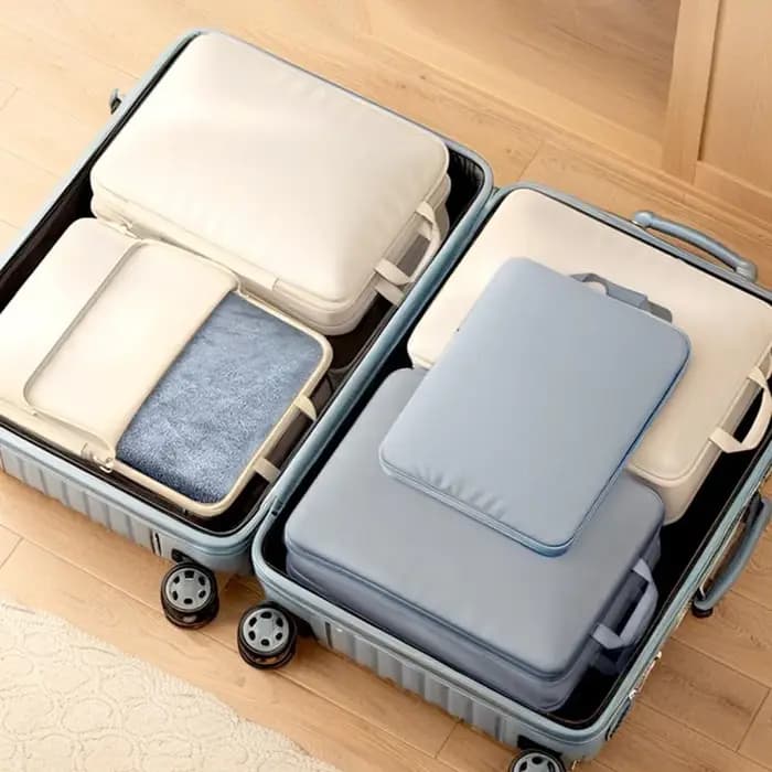 Organisateur auto-compressible ultra-compact