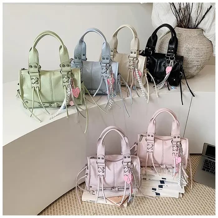 Sac Moto Rétro Femme 2026 Nouveau Sac Oreiller Simple Sensation Haut de Gamme Sac à Bandoulière Grande Capacité Sac Sous le Bras