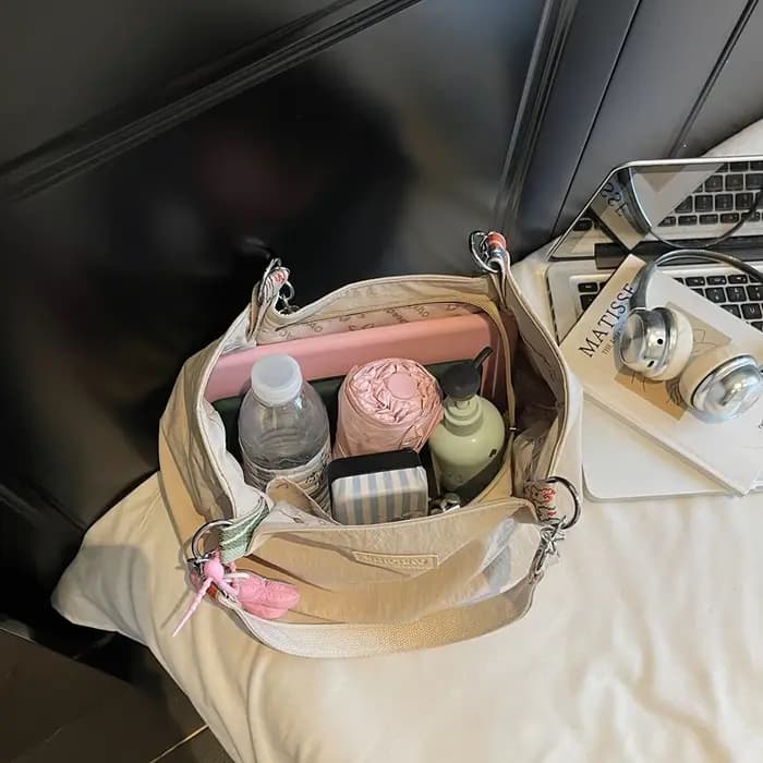 Sac pour femmes avec décoration florale en Nylon