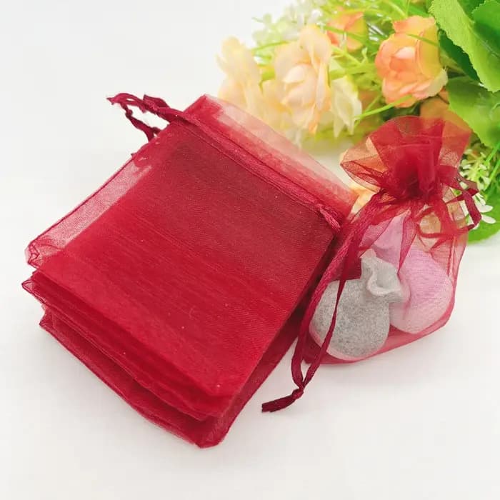 Sac cadeau rouge vin bordeaux