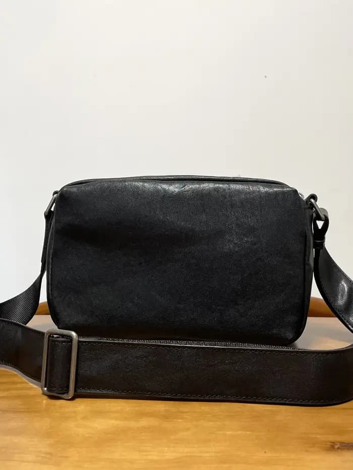Sac à bandoulière noir en cuir véritable pour hommes, voyage en plein air de bonne qualité, sac à bandoulière décontracté de styliste fait à la main en cuir de vache