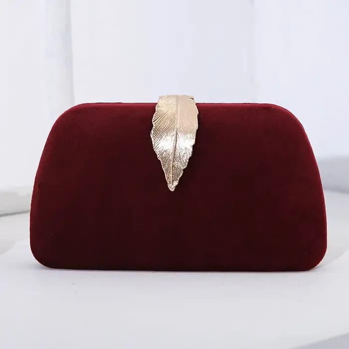 Pochette de soirée élégante en velours avec détail feuille métallique
