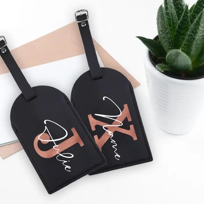 Étiquette de bagage personnalisable en alphabet doré avec nom