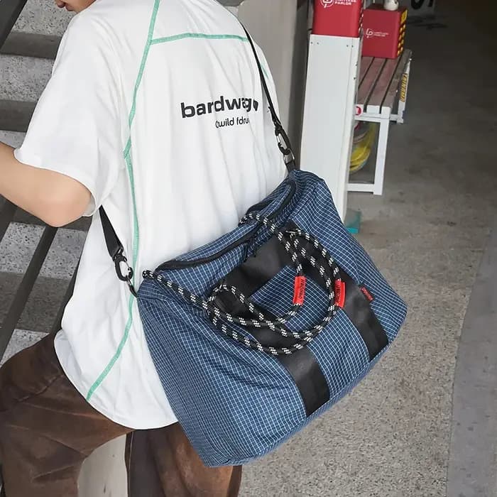 Sac de voyage, sac de cabine léger pour courtes distances, sac à bagages, sac bandoulière, sac de sport grande capacité avec séparation sec/humide