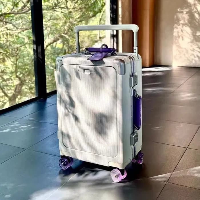 Bagage à ouverture avant avec cadre en aluminium