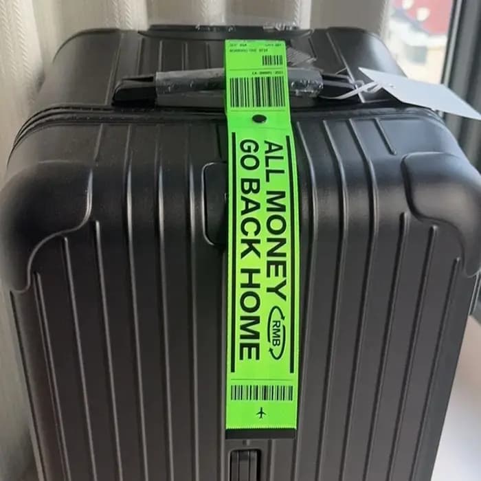 Étiquettes de bagage pour valises