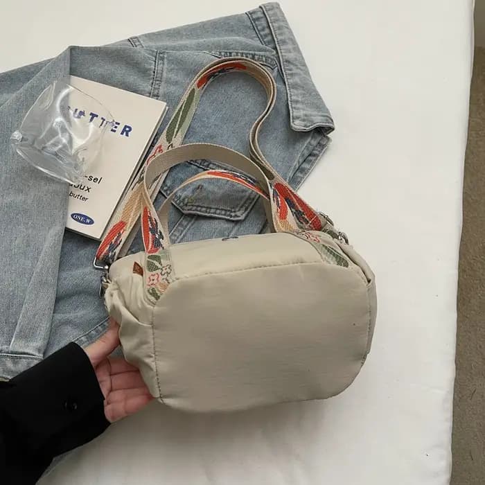 Sac fourre-tout vintage en nylon brodé pour femme