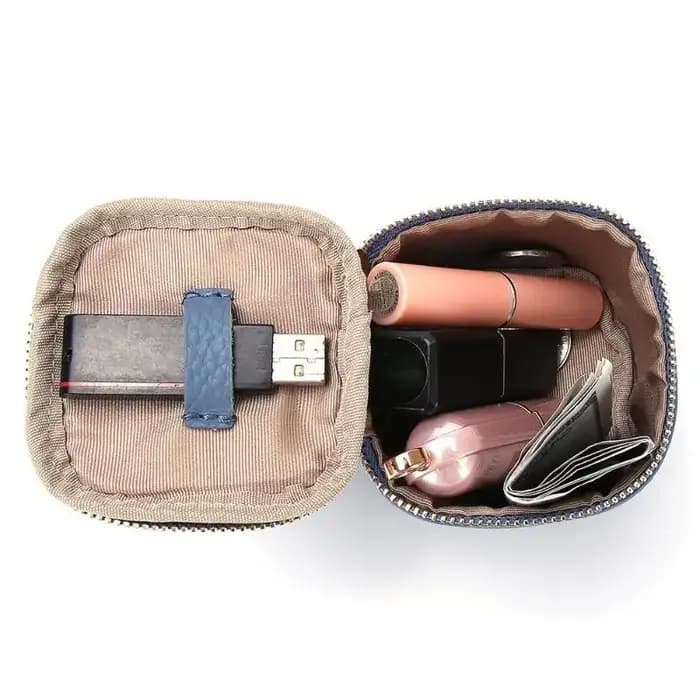 Trousse de toilette vintage en cuir imperméable pour femmes, organiseur élégant pour articles de toilette et essentiels