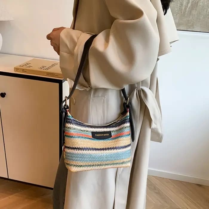 Sac fourre-tout bohème rayé avec garniture en cuir