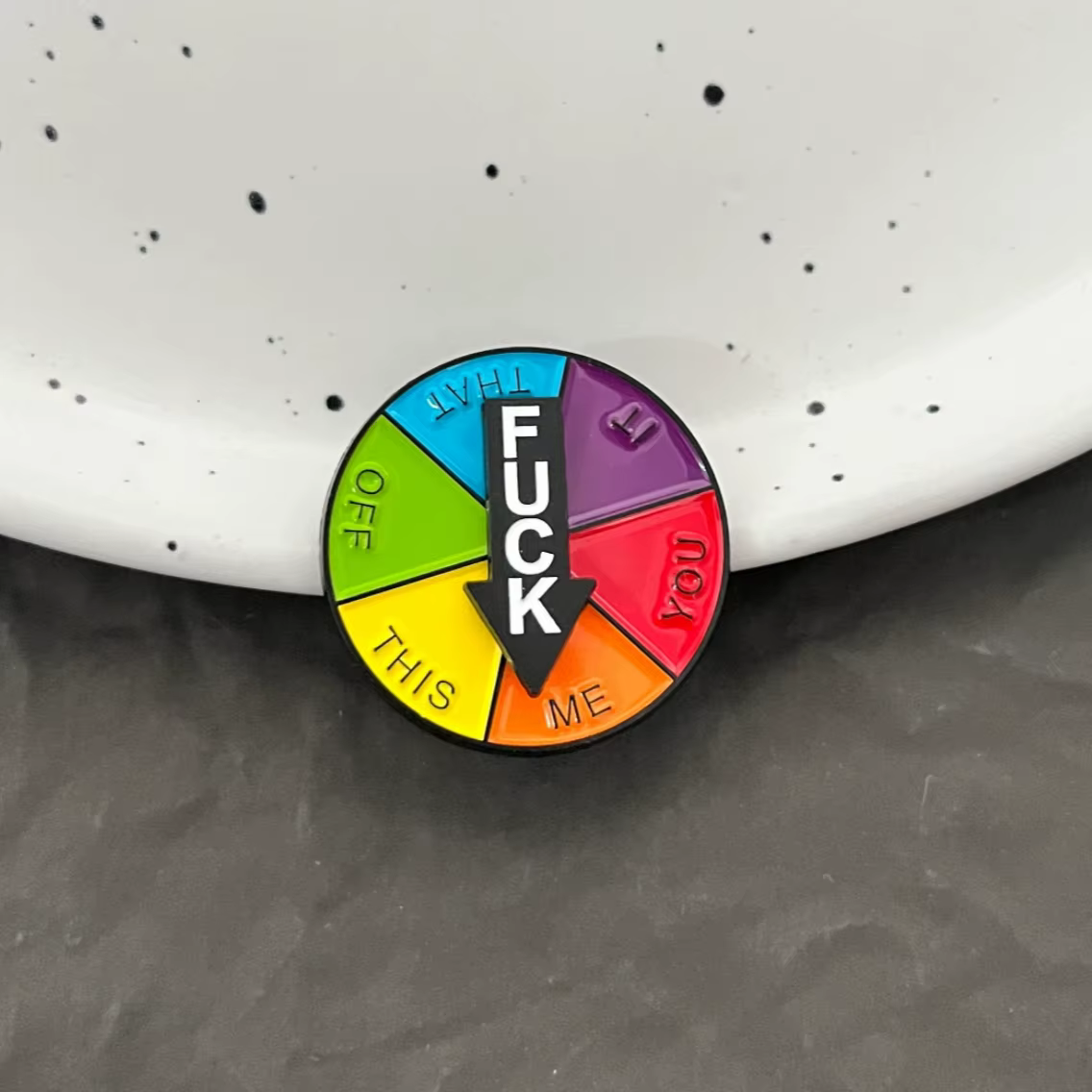 Broches en émail LGBT, roue à flèches rotative arc-en-ciel, drapeau, cœur d'amour, épingles de rever