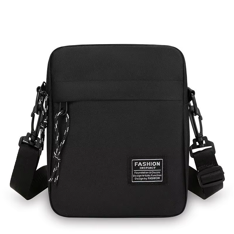 Sac pour homme, disponible en version à porter sur une épaule ou en bandoulière, adapté à une utilis