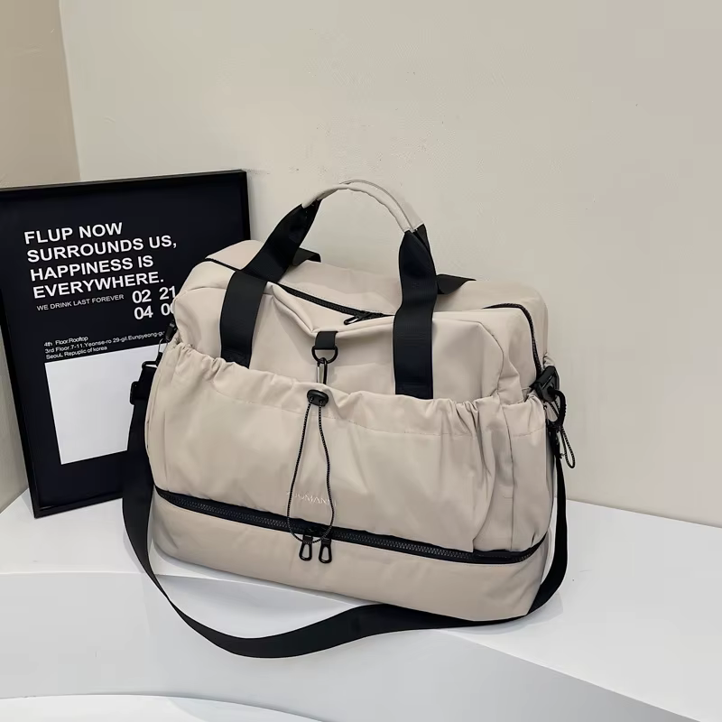 Grand sac de voyage - Spacieux, léger et durable. avec sangle réglable et poches. Parfaite pour les 