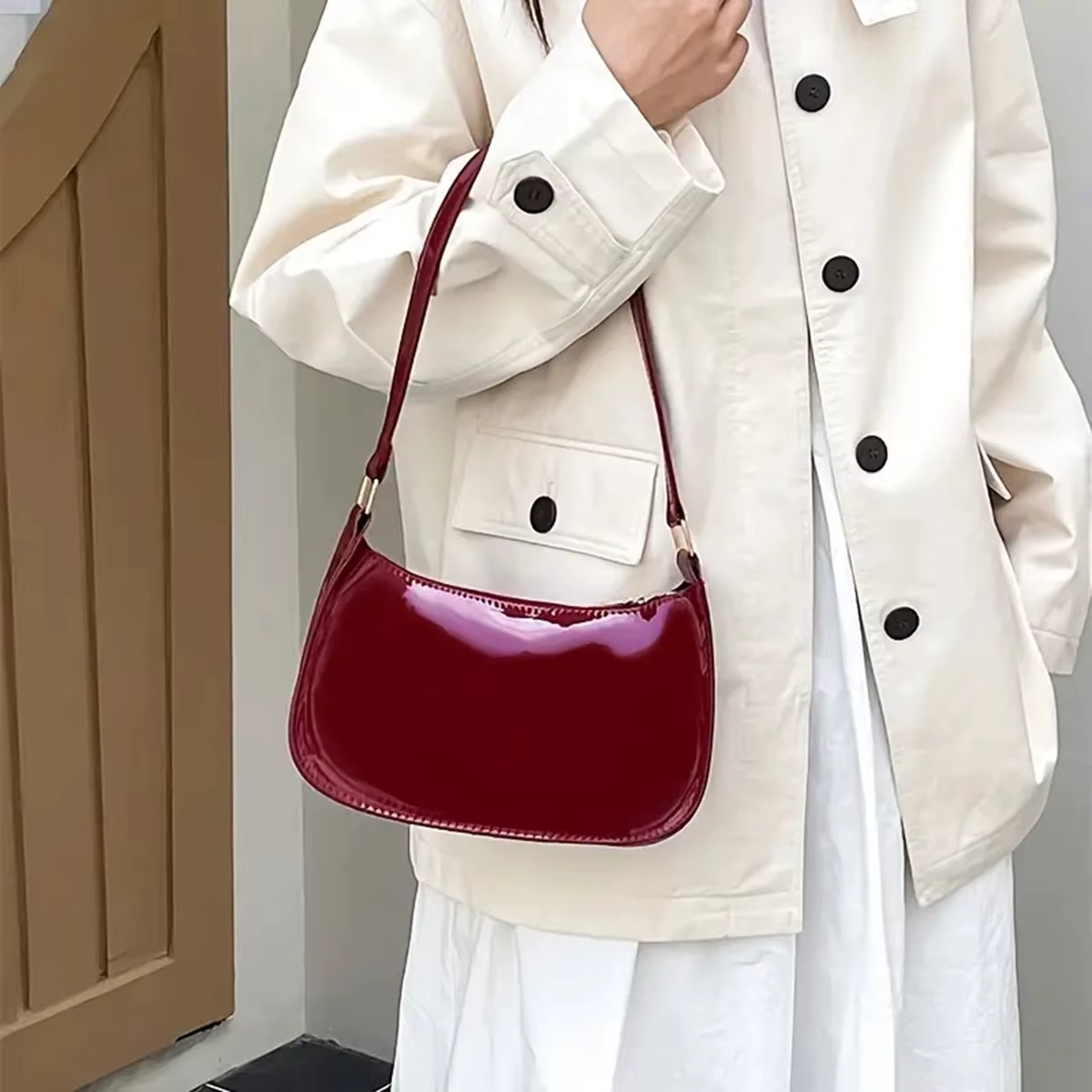 Sac rouge haut de gamme pour femmes, sac sous les bras rétro à main, petit sac en cuir verni de styl