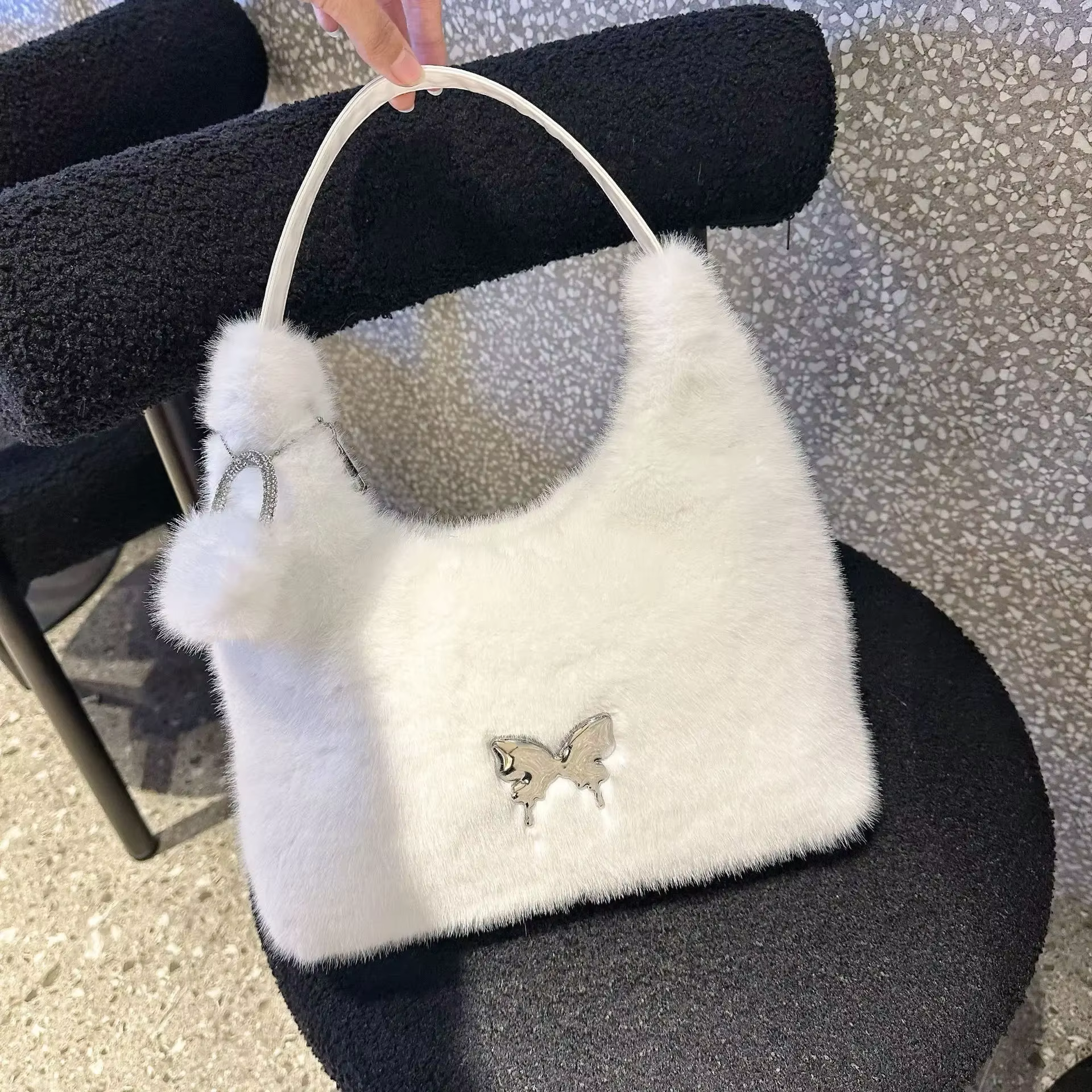 Sacs à main en fausse fourrure pour femmes, papillon, initiés à la mode, nœud papillon, doux, peluch